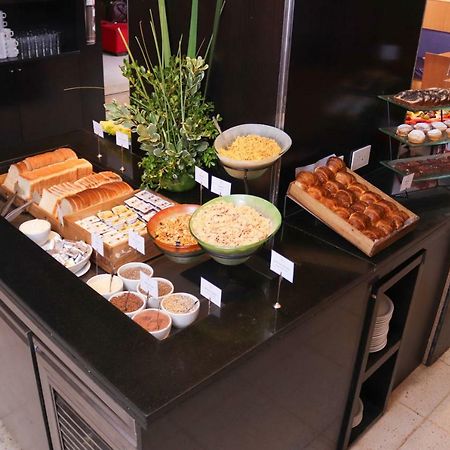 Ch Le Petit Suites Буенос Айрес Екстериор снимка